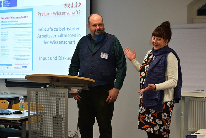 Marc André Brinkforth-Peiser vom Personalrat und Dr. Karolina Kempa von der Kooperationsstelle Hochschule und Gewerkschaften.