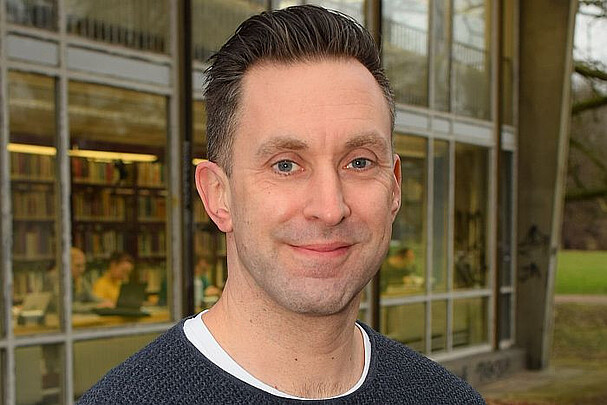 Porträtfoto von Personalratsmitglied Andre Hruschka