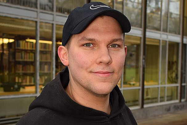 Porträtfoto von Personalratsmitglied Leon Faust